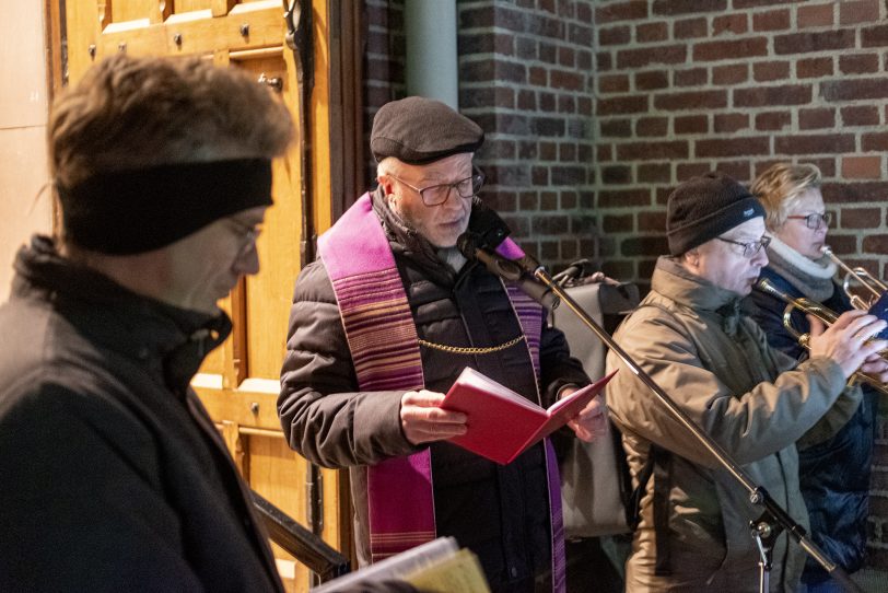 Open-Air Gottesdienst am Europaplatz. Im Bild v.l. Pfarrer Jens Christian Nehme und Pfarrer Meinolf Mika.