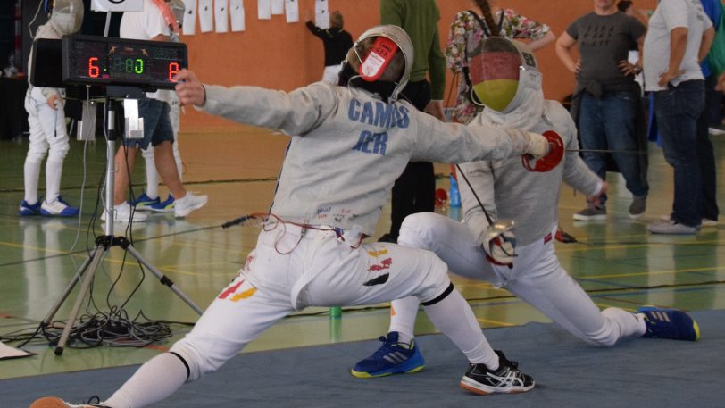 Jan Patrick Camus (li.) holte beim NRW-Turnier in Bonn Gold im Fechten.