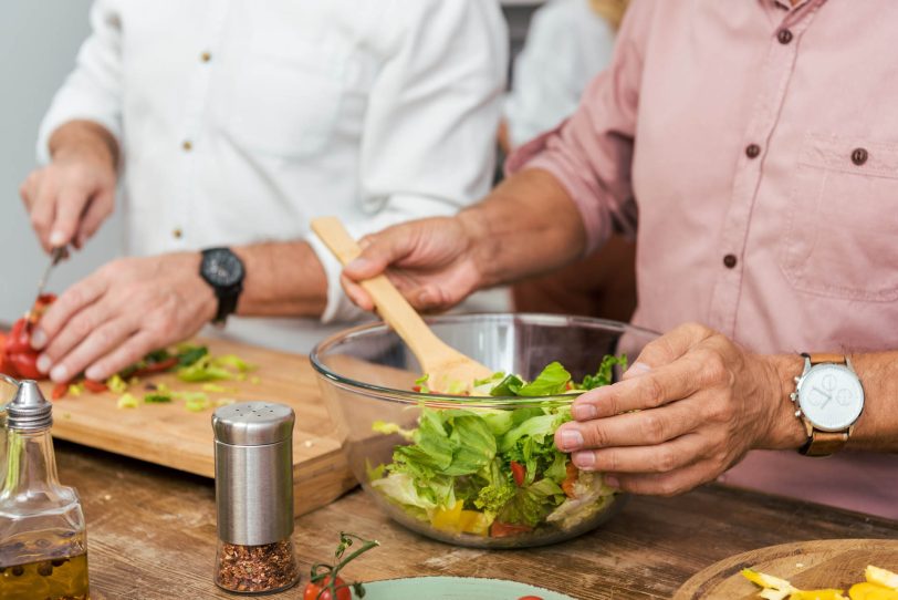 Eine gesunde und ausgewogene Ernährung und der Abbau von Übergewicht kann mit dazu beitragen, Diabetes mellitus Typ 2 zu verhindern.