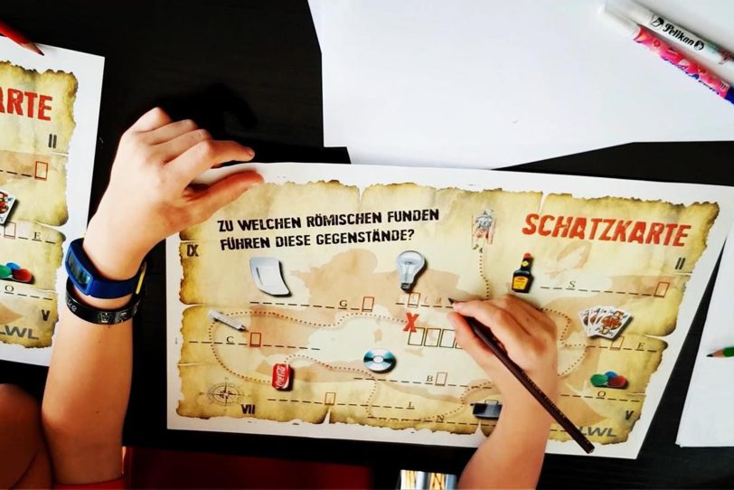 Während der digitalen Schnitzeljagd soll eine Schatzkarte ausgefüllt werden, die den Teilnehmenden vorab zugesandt wird.