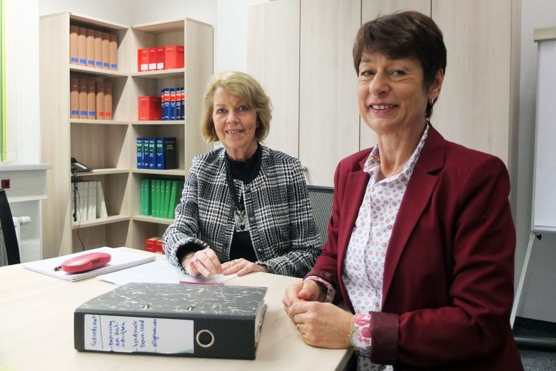 Monika Ganteföhr (l.) und Petra Kübber-Rösmann.