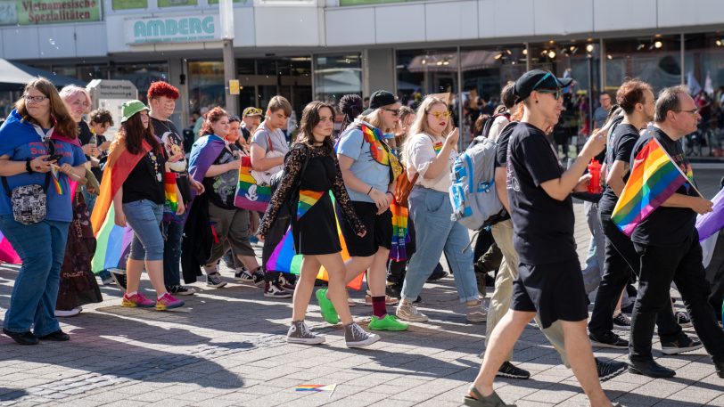 Der Christopher Street Day (CSD) am Samstag (21.9.2024) begann auf dem Europaplatz und zog anschließend durch die Stadt.