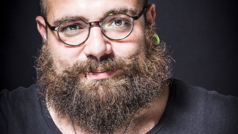 Firas Alshater, Flüchtling aus Syrien, erzählt von seinen Erlebnissen in Deutschland.