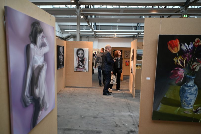 KUBOSHOW Kunstmesse 2024 fand in den Flottmann Hallen statt.