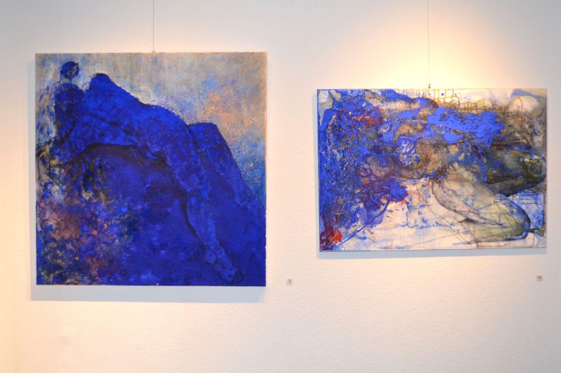 Das „Yves-Klein-Blau“ hat auch in den Bildern von Gabriele Schmitz-Reum nicht an Intensität und Spiritualität verloren.