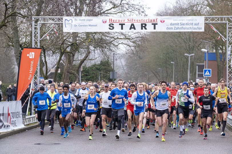 Der 42. Herner Silvesterlauf im Revierpark Gysenberg in Herne (NW), am Dienstag (31.12.2019).