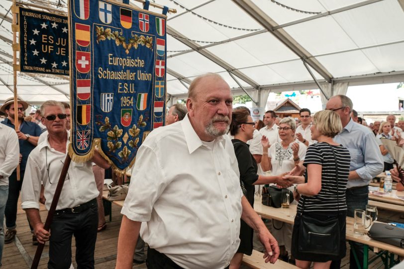 Die Eröffnung der 583.Cranger Kirmes fand bei sengender Hitze im Festzelt - Glück auf Crange - am Freitag (3.8.2018) statt. halloherne-Fotograf Robert Freise hat sich unter den Teilnehmern umgeschaut und diese Fotos mitgebracht.