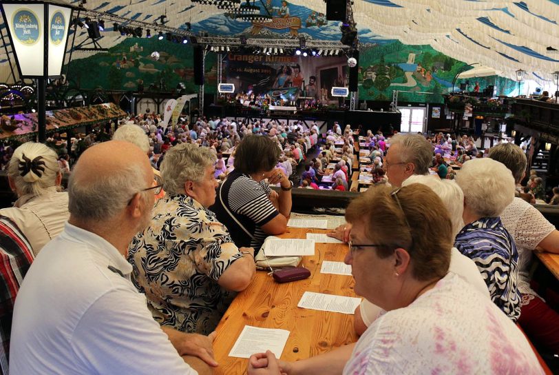 Schausteller-Gottesdienst im Bayernzelt.