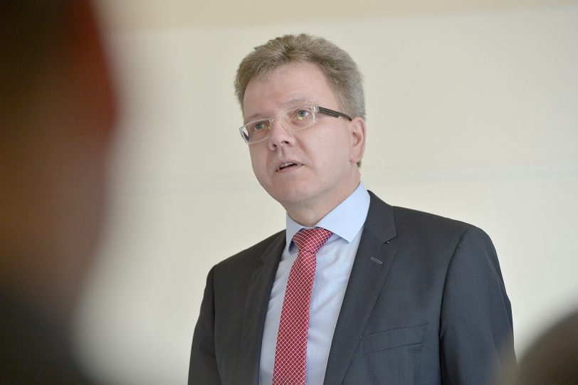 Dr. Holger Schrade.