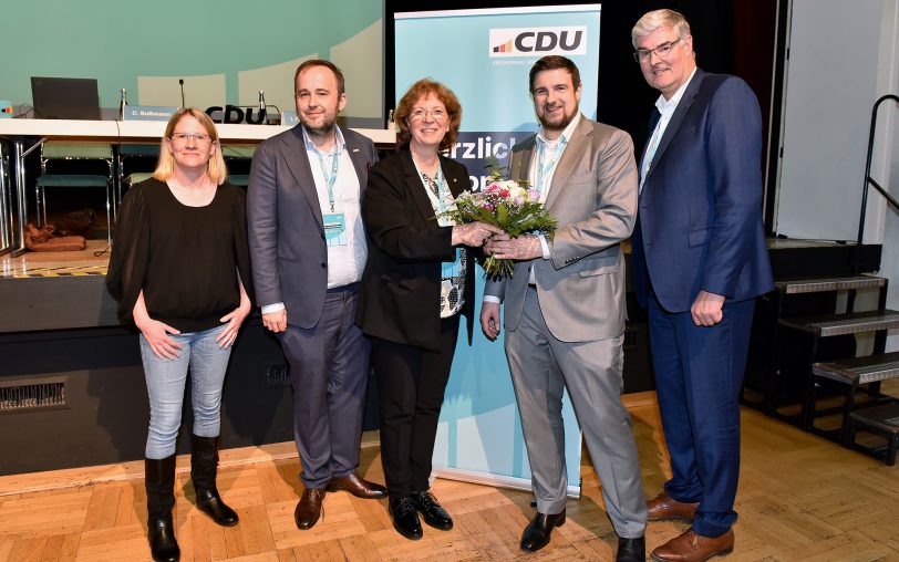 Der neue Vorstand der Herner CDU nach den Wahlen am Samstag (27.4.2024): (v.li.) Kerstin Sendzick, Björn Wohlgefahrt, Bettina Szelag, der Vorsitzende Christoph Bußmann und Markus Schlüter.