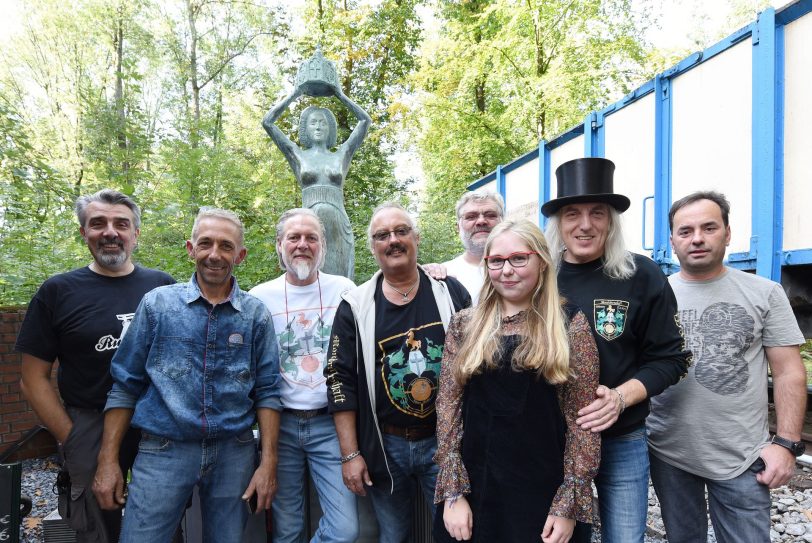 (v.l.) André Raskopf, Thorsten Klumpen, Gerd Herzog, Volker Lange, Reinhold Frank, Sophie-Marie Klumpen, Hotte Schröder und Mustafa Kandil.