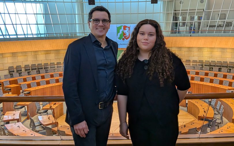 Magdalini Eleftheraki (re.) vom Gymnasium Wanne begleitete zwei Wochen lang den SPD-Landtagsabgeordneten Alexander Vogt für ein Praktikum.