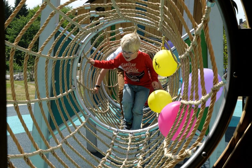 Kinder lieben Spielplätze - vor allem im Sommer.