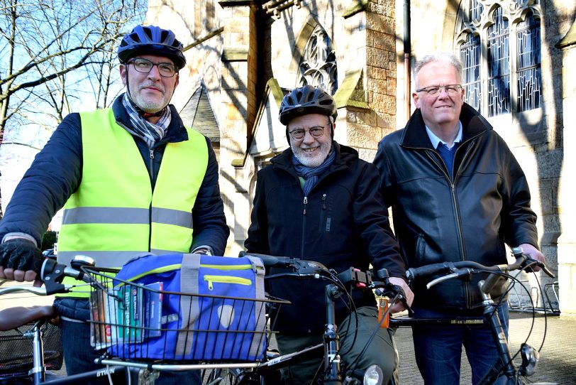 Rüdiger Buschmann, Meinolf Mika und Horst-Hermann Bastert erkundeten die geplante Radpilgertour.