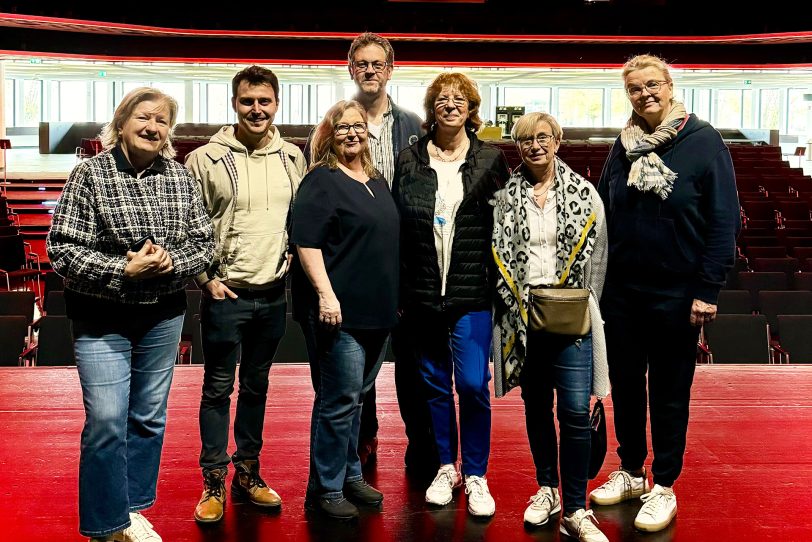 Blickten hinter die KuZ-Kulissen (von li.): Gisela Budde-Vietz, Markus Mähler, Kerstin Kramm, Per Jaeger, Bettina Szelag, Maria Schmidt und Birgit Schlüter.