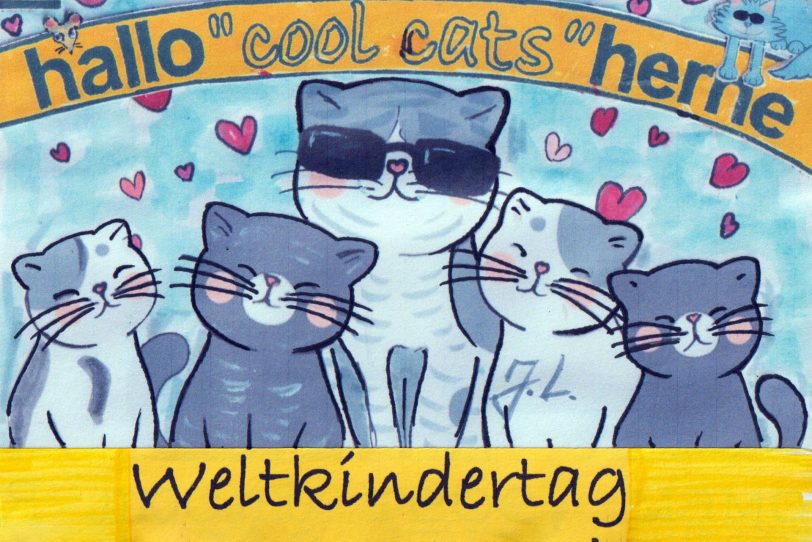 Die Cool Cats warnen: Bitte nicht übertreiben: Ein Tag im Jahr ist Weltkindertag.