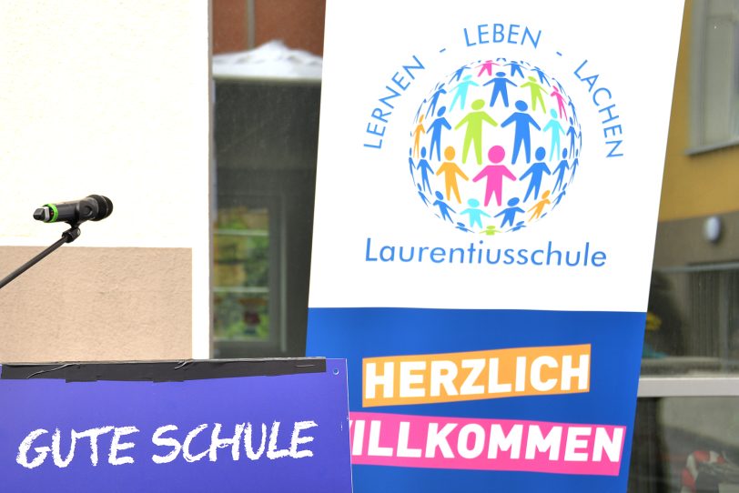 Der schulische Anbau der Laurentiusschule wurde am Montag (24.8.2020) während einer kleiner Feier offiziell seiner Bestimmung übergeben.