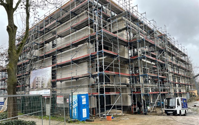 Der Rohbau steht: Das Richtfest für den Neubau von 44 Senioren-Wohnungen an der Vinckestraße mit dem Motto 