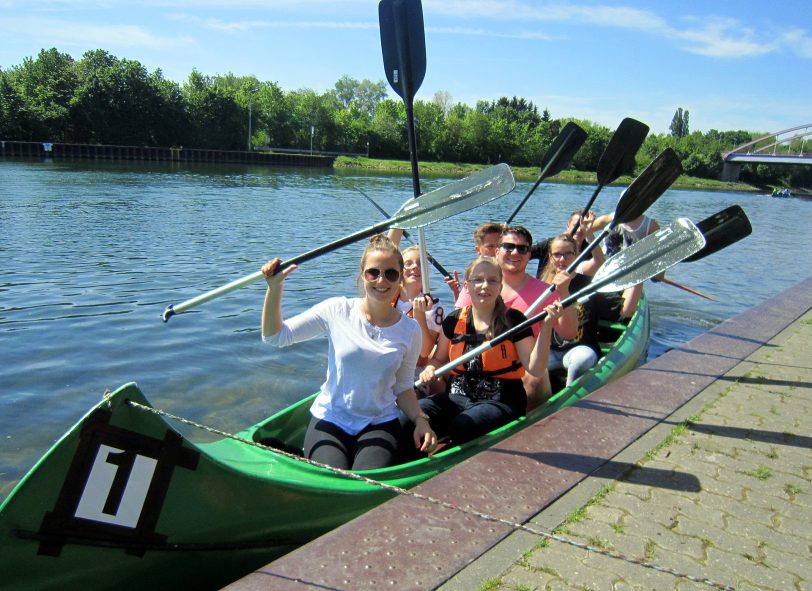 Die Falken-Gruppe auf dem Rhein-Herne-Kanal.