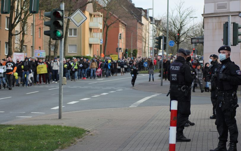 Demonstration von Impfgegnern in der Wanner Innenstadt und Gegendemo vom Bündnis Herne am Sonntag (6.3.2022).