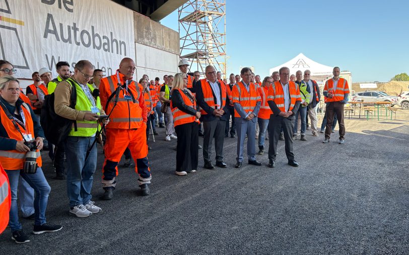 Der neue Tunnel Baukau im Autobahnkreuz Herne, um von der A43 auf die A42 Richtung Duisburg zu gelangen, wurde am Montag (18.8.2025) freigegeben.
