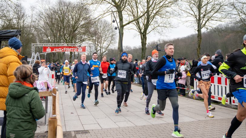 Eindrücke vom 46. Silvesterlauf im Gysenberg am Dienstag (31.12.2024). Mehrere Läufe in verschiedenen Altersklassen standen auf dem Programm.