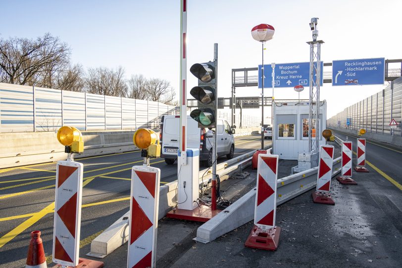 Die Schrankenanlage auf der A43, hier die in Richtung Wuppertal, wird nun noch in Richtung Münster aufgebaut. Dafür ist eine weitere Vollsperrung notwendig.
