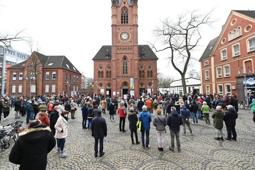 Aktion des Bündnis Herne gegen die Demo der Impfgegner.