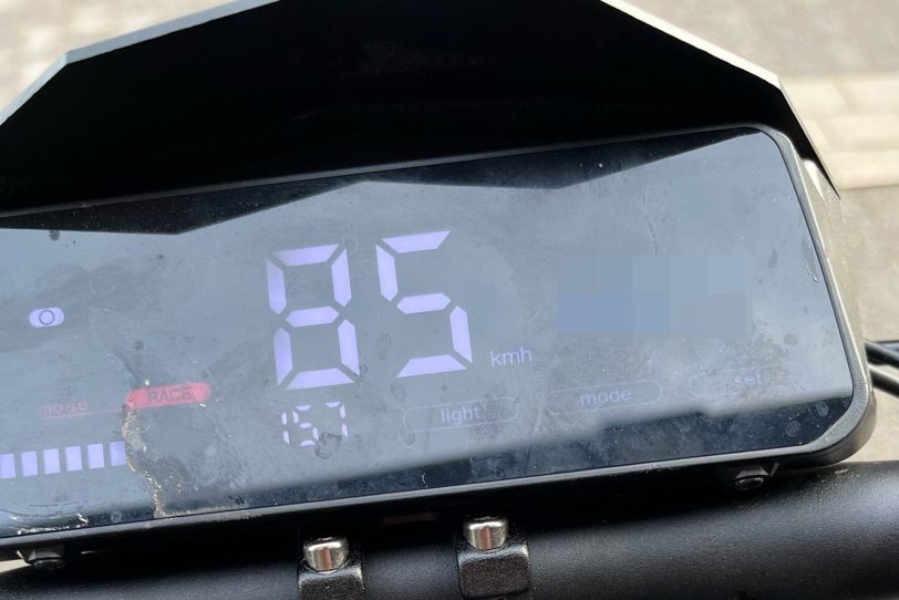 Der manipulierte E-Scooter.