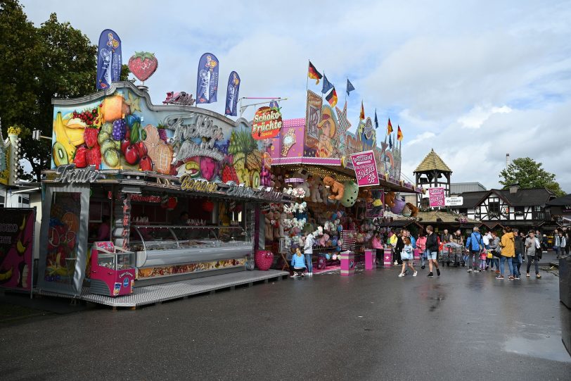 Die Cranger Kirmes beginnt regnerisch.