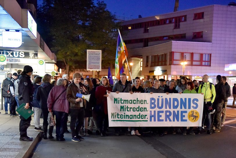 Protest gegen den Spaziergang der sogenannten 'Besorgten Bürger' am Dienstag, 22. Oktober 2019. Foto: Rüdiger Ungebauer.