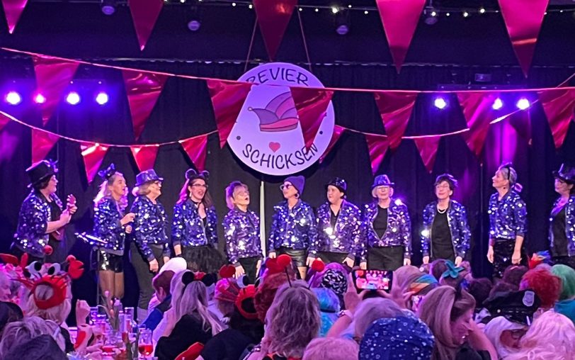 Insgesamt sind 15 Frauen beteiligt.