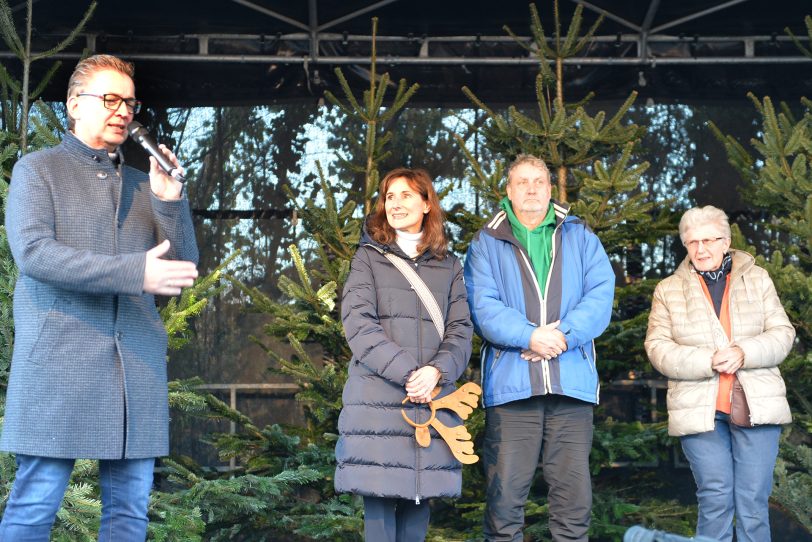 Kai Gera bei der Eröffnung des 4. Adventsmarkts in Altenhöfen am Samstag (30.11.2024).