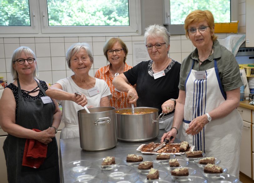 Das Küchenteam kocht jeden Tag frisch: v.l. Kornelia Semert, Dorothee Bienwald, Monika Stapel, Renate Ohm-Samol und Christel Wolf.