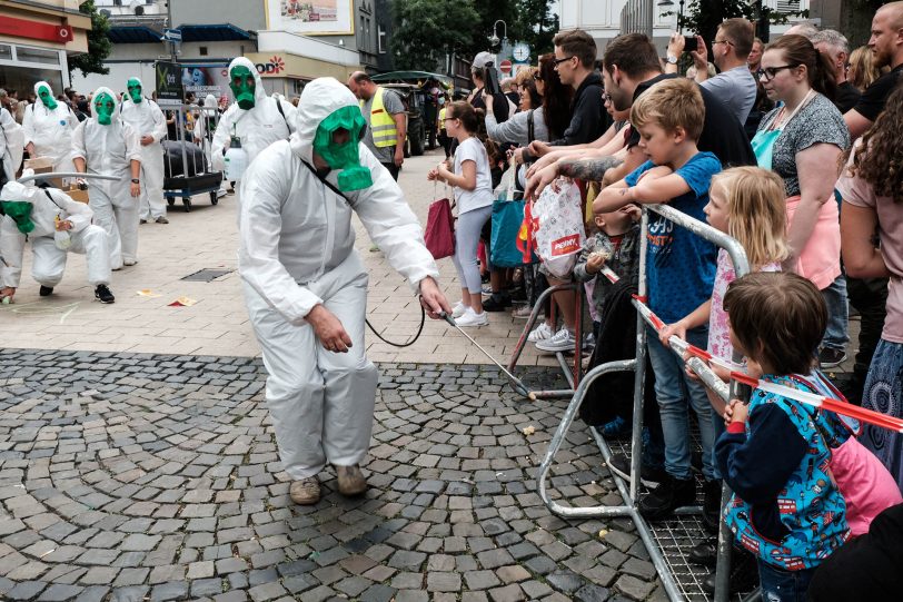 Kirmes-Umzug 2019: Ohne Zwischenfälle erreichten die Feiernden die Bühne vor der Christuskirche.