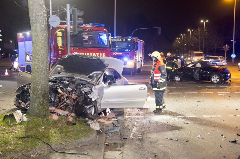 Verkehrsunfall auf der Kreuzung Dorstener- /Holsterhauser Straße.