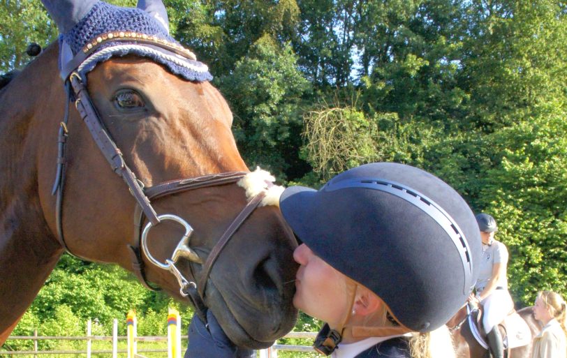 „Reiten ist mehr als ein Sport. Reiten ist Gefühl und Vertrauen. Reiten ist eine Lebenseinstellung: voller Faszination, Leidenschaft und Sehnsucht“, sagt Lea Schillitz über die Beziehung zu ihrer Maleika.