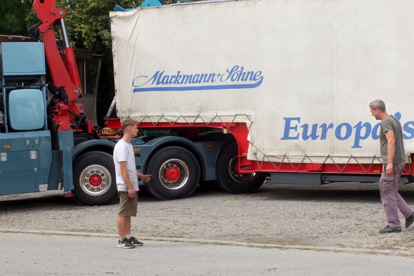 Aufbau am 21. Juli 2025 auf dem Platz in Crange.