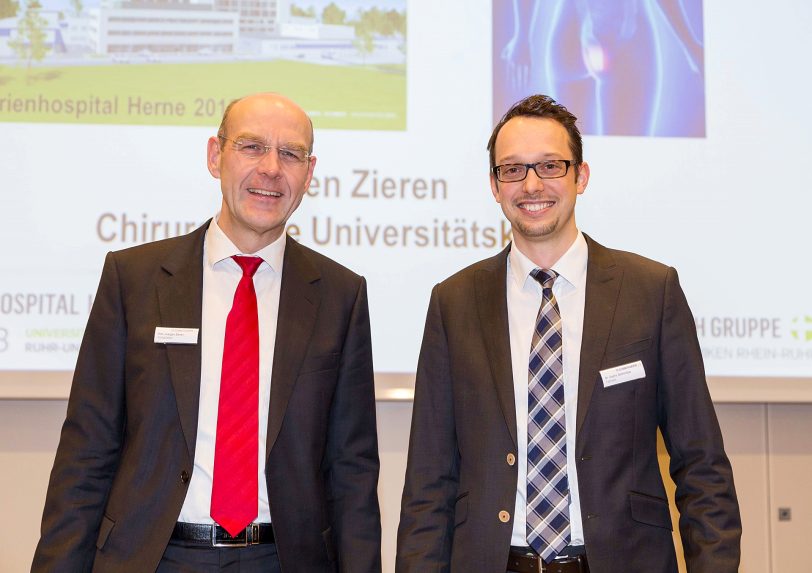v.l.: Prof. Dr. Jürgen Zieren und Dr. Cédric Demtröder.