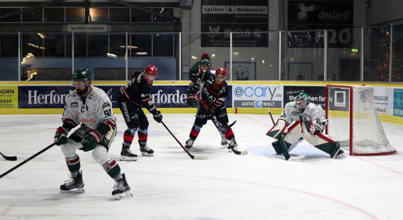 Michel Ackers brachte sein Team zwar mit 2:1 in Führung, verlor mit dem HEV am Ende aber mit 2:3 nach Verlängerung in Herford.