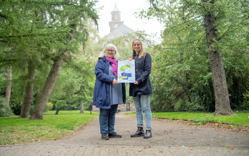 Stellen das Programm der Woche der seelischen Gesundheit vor: (v.li.) Pia Plattner, Fachbereich Gesundheit, und Inga Mühlenbrock, Programmbereichsleiterin bei der VHS.