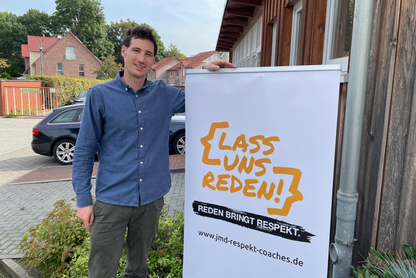 Unterstützt die Demokratieförderung und arbeitet mit Jugendlichen: Der Herner Respekt-Coach Frederik Schruba.