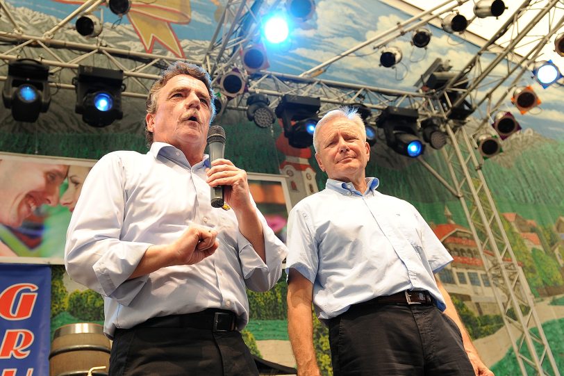 Minister Michael Groschek mit OB Horst Schiereck bei der Eröffnung 2013.