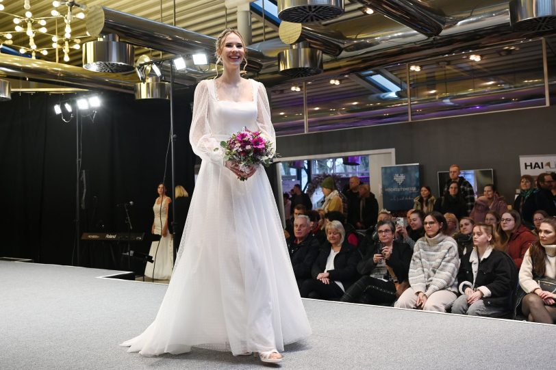 Modenschau von Brautmoden und Hochzeitskleider von Traumfabrik.