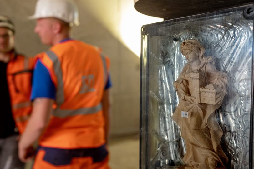 Durchstich für den Tunnel Baukau im Autobahnkreuz in Herne (NW), am Montag (22.08.2022). Nach knapp einem Jahr, in dem der neue Tunnel von der A43 zur A42 Stück für Stück unter den Bahngleisen vorangetrieben wurde, ist jetzt &quot;Licht am Ende des Tunnels&quot;.