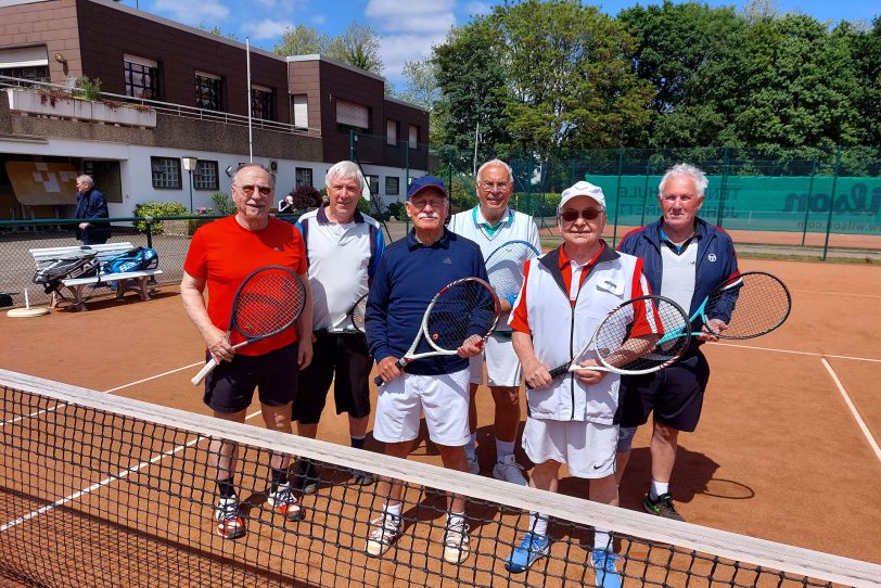 Die Herren 75 (v.l.n.r.) Dieter Steinhausen, Theo Kümpel, Harald Piasta, Peter Henning, Werner Cyprian und Gerd Krümmel.