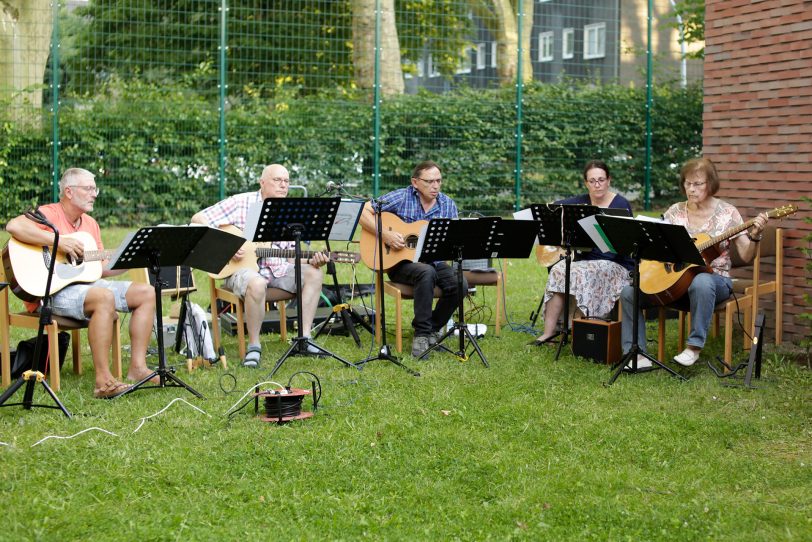 Das Gitarrenorchester Medium Musica kommt in die Zionskirche.