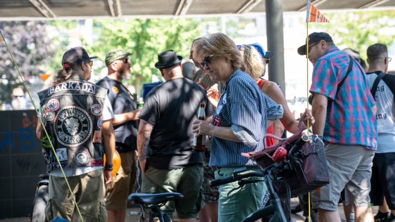 Die Gruppe „Bikelife“ um Christian Joswig hat es wieder getan: Am Samstag (20.7.2024) trafen sich die Cruiser am Herner Bahnhof, um wie immer traditionell im Sommer Spenden für das Lukas Hospiz einzusammeln.