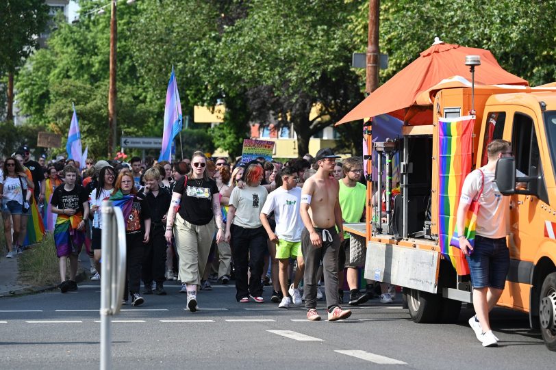 Viele junge Menschen machten sich auf, um für die Rechte von queeren Personen einzustehen.