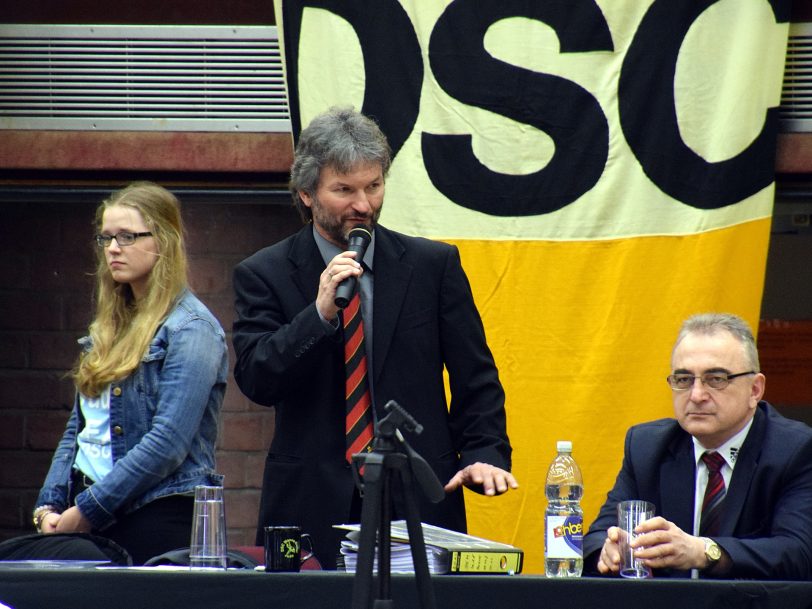 Am Mikro: Volker Gößling